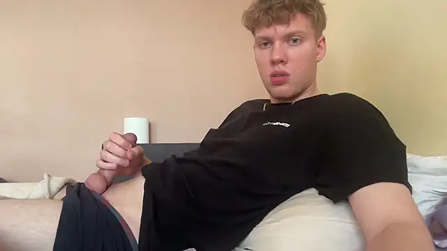 sexybooii6968 online show from October 25, 2025, 1:51 pm