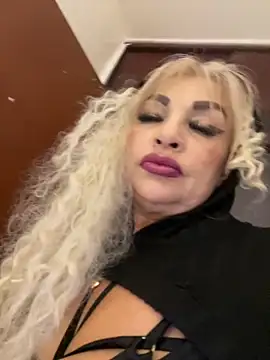 Snapshot of scarlett_sexx69 chatting on November 10, 2025, 11:31 am scarlett sexx69 online show from November 10, 2025, 11:31 am