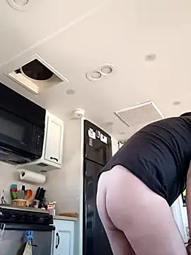 EZYves online show from February 22, 2026, 6:39 pm