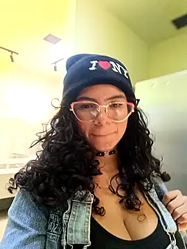 Simone Miller online show from January 2, 2025, 3:29 pm