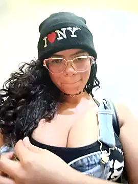 Simone Miller online show from January 2, 2025, 9:39 pm