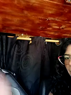 Simone Miller online show from January 19, 2025, 7:58 pm