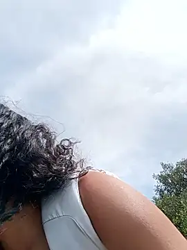 Simone Miller online show from March 16, 2025, 3:39 pm