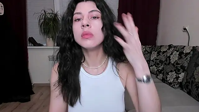 MolagAnna online show from February 7, 2025, 6:56 pm