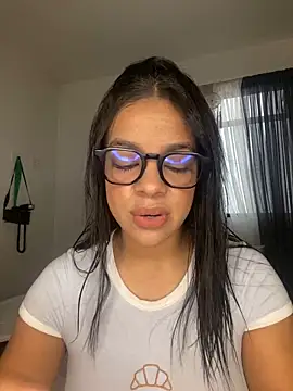 trianawhite online show from December 2, 2025, 3:18 pm