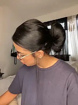 trianawhite online show from December 20, 2025, 3:19 pm