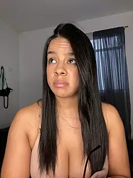 trianawhite online show from April 9, 2026, 9:53 pm