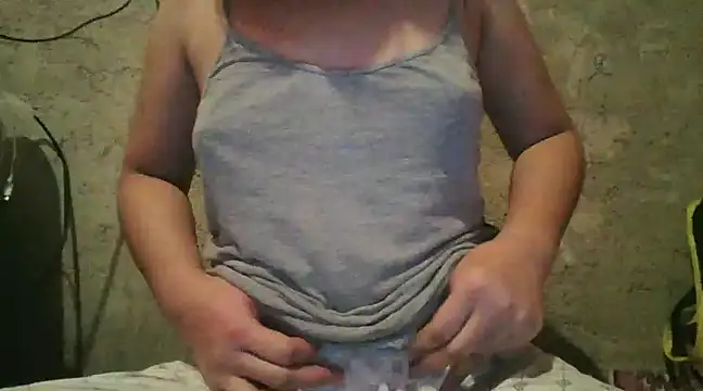 Beatrice143 online show from January 31, 2025, 9:26 pm