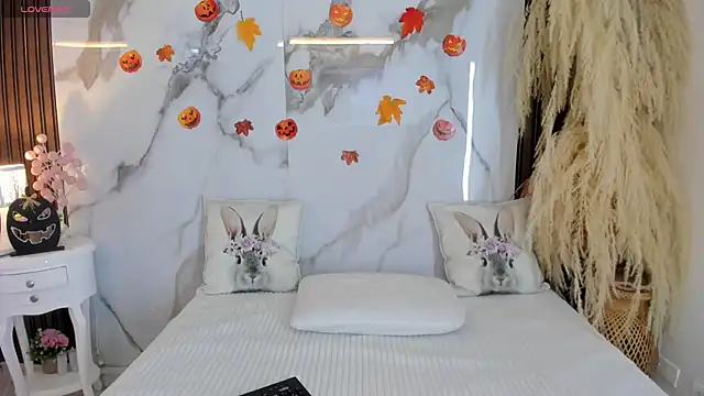 hannahill69 online show from October 21, 2025, 5:08 am