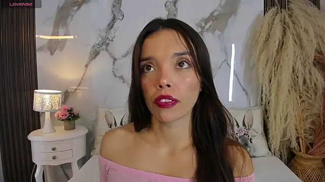 hannahill69 online show from April 2, 2026, 4:54 am