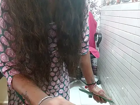 Snapshot of LovingPihu chatting on October 30, 2025, 5:31 am LovingPihu online show from October 30, 2025, 5:31 am