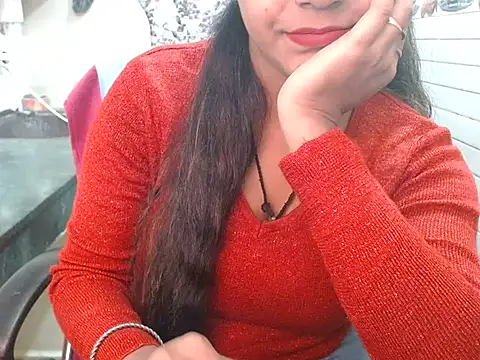 Snapshot of LovingPihu chatting on November 7, 2025, 5:18 am LovingPihu online show from November 7, 2025, 5:18 am