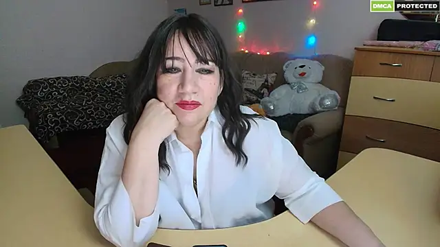 Snapshot of Lucretia_Goldi_ chatting on December 30, 2024, 12:11 am Lucretia Goldi online show from December 30, 2024, 12:11 am
