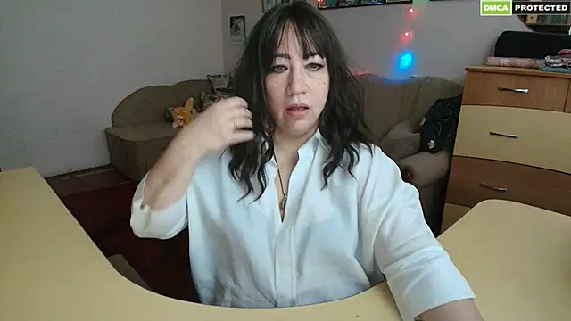 Snapshot of Lucretia_Goldi_ chatting on January 1, 2025, 12:22 pm Lucretia Goldi online show from January 1, 2025, 12:22 pm
