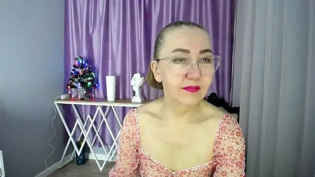queen a n i online show from December 4, 2024, 8:12 am
