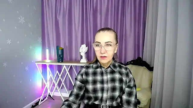 queen a n i online show from September 27, 2025, 11:26 am