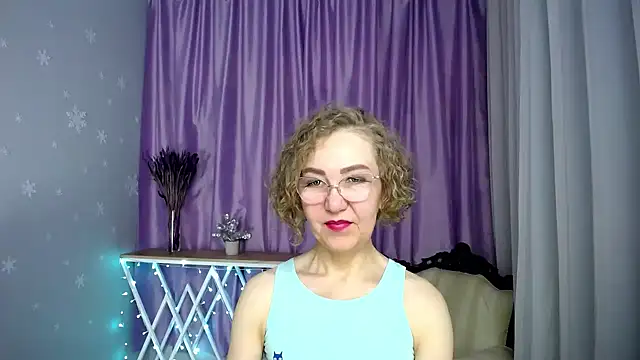 queen a n i online show from May 10, 2026, 9:58 am