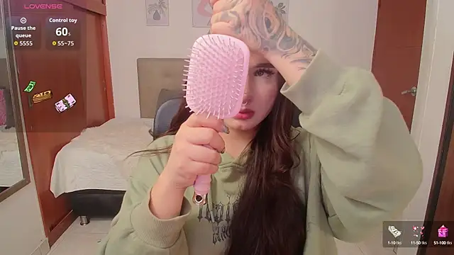 Miley Baker online show from October 8, 2025, 2:25 pm