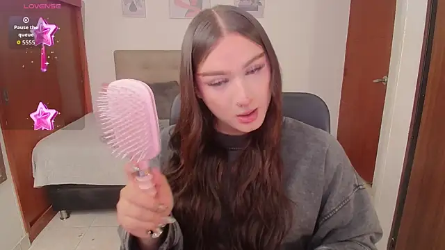 Miley Baker online show from October 13, 2025, 2:39 pm