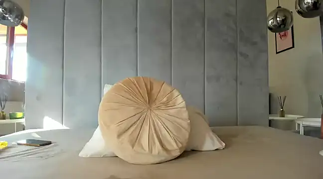 Naila18 online show from December 13, 2024, 11:55 am