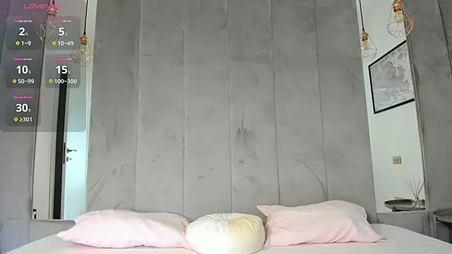 Naila18 online show from September 11, 2025, 6:02 am