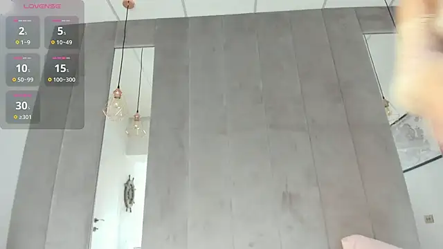 Naila18 online show from September 25, 2025, 6:50 am