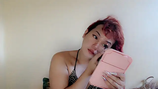 Snapshot of beatrice_21 chatting on July 5, 2026, 11:12 pm beatrice 21 online show from July 5, 2026, 11:12 pm