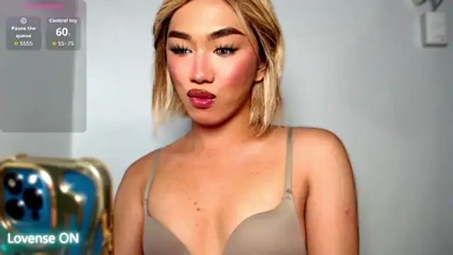 Local Hoelyx online show from October 31, 2025, 7:37 pm