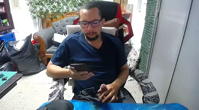 alexam galxh online show from February 10, 2025, 2:05 pm