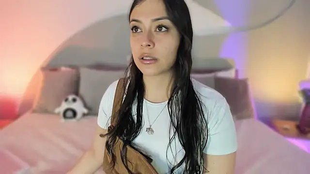 Nicolle W online show from October 11, 2025, 11:53 am