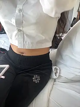 DulceMya6 online show from November 28, 2025, 7:49 pm