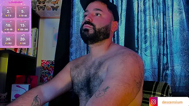 Snapshot of johnnyalx chatting on June 4, 2026, 6:47 pm johnnyalx online show from June 4, 2026, 6:47 pm