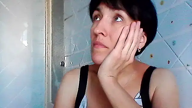 SunnyAmorre online show from September 11, 2025, 9:31 am