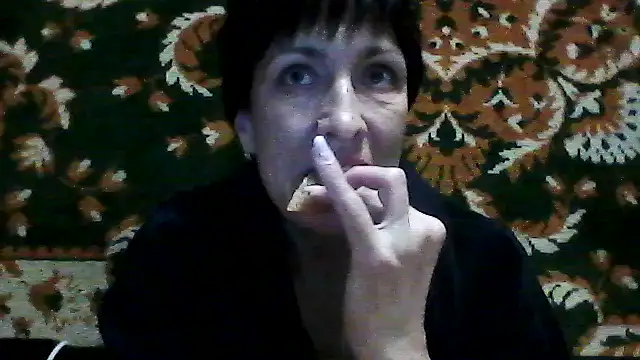 SunnyAmorre online show from April 13, 2026, 8:25 pm