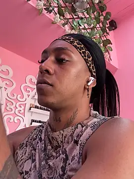 AmberRaus online show from September 22, 2025, 6:32 pm