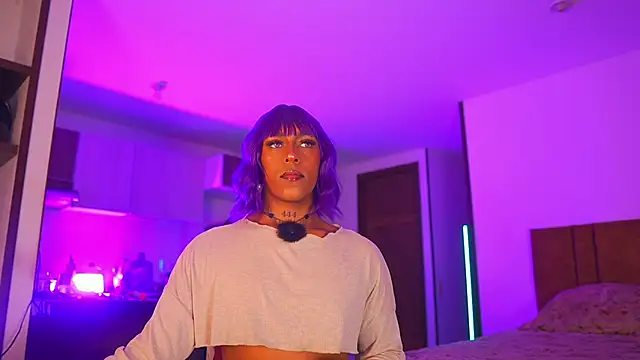 AmberRaus online show from November 9, 2025, 2:32 am