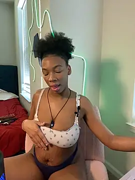 EatSweetMolly online show from February 23, 2025, 12:37 pm