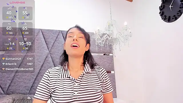 PilarJones  online show from March 13, 2025, 12:35 pm