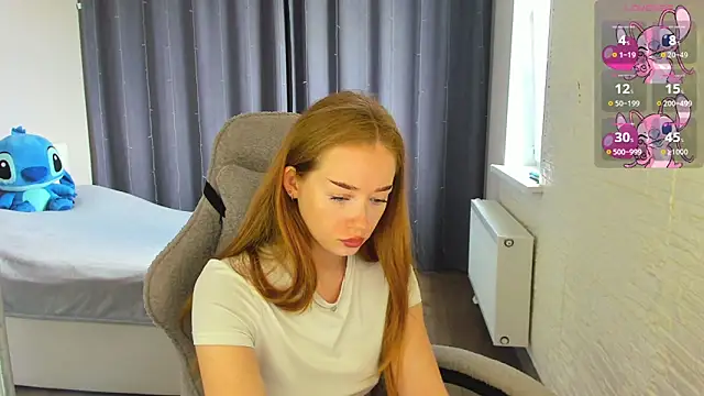 Hot Mia  online show from June 15, 2026, 9:22 am