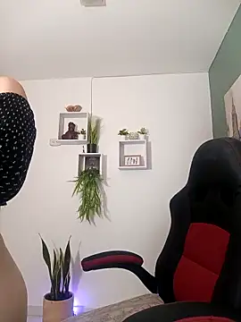 bella 99  online show from February 19, 2025, 2:55 pm