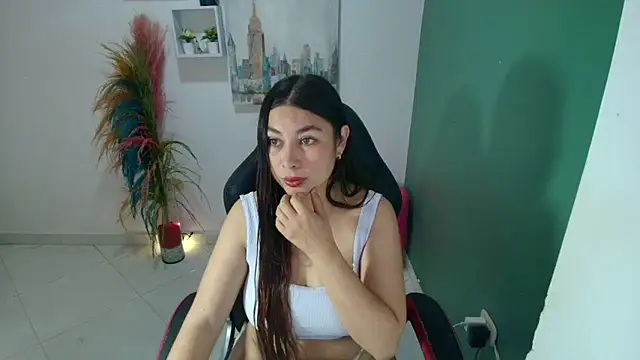 bella 99  online show from February 13, 2026, 1:18 pm