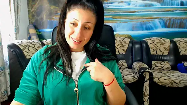 Snapshot of MoistMady chatting on March 7, 2025, 10:45 am MoistMady online show from March 7, 2025, 10:45 am