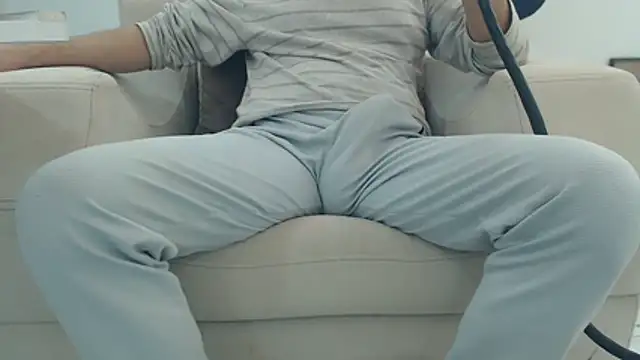 masterxmonster online show from December 17, 2025, 2:06 am