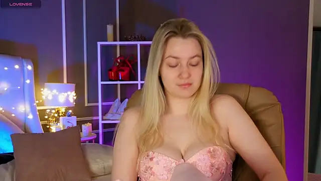 elinanortas online show from February 25, 2025, 1:09 am