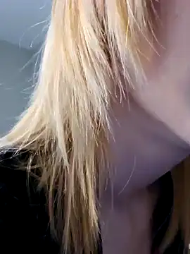 Snapshot of AmethystFoxx chatting on January 10, 2025, 9:42 pm AmethystFoxx online show from January 10, 2025, 9:42 pm