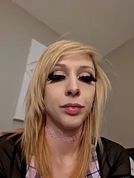 Snapshot of AmethystFoxx chatting on February 17, 2025, 5:53 pm AmethystFoxx online show from February 17, 2025, 5:53 pm