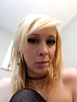 Snapshot of AmethystFoxx chatting on March 12, 2025, 12:31 am AmethystFoxx online show from March 12, 2025, 12:31 am