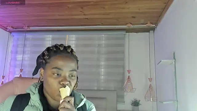 aleja17 xxx online show from September 29, 2025, 7:51 pm