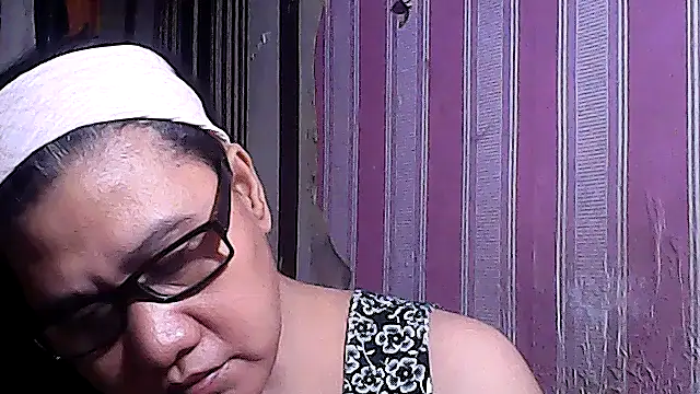 sweetsosie18 online show from September 11, 2025, 7:14 pm