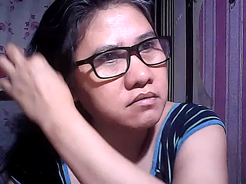 sweetsosie18 online show from November 22, 2025, 7:02 pm